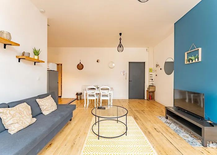 Le Beau Malcousinat Place Nationale Wifi Debit * モントーバン